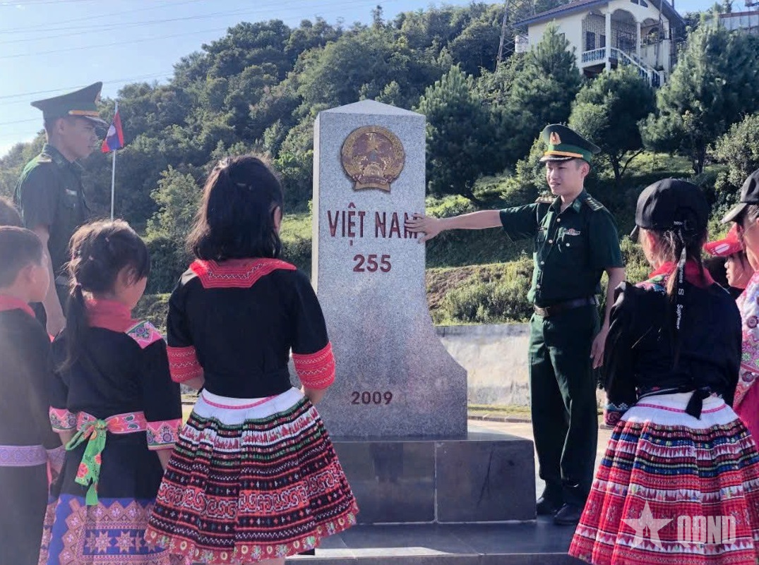 Người lính biên phòng tận tụy, cống hiến sức trẻ vì cộng đồng